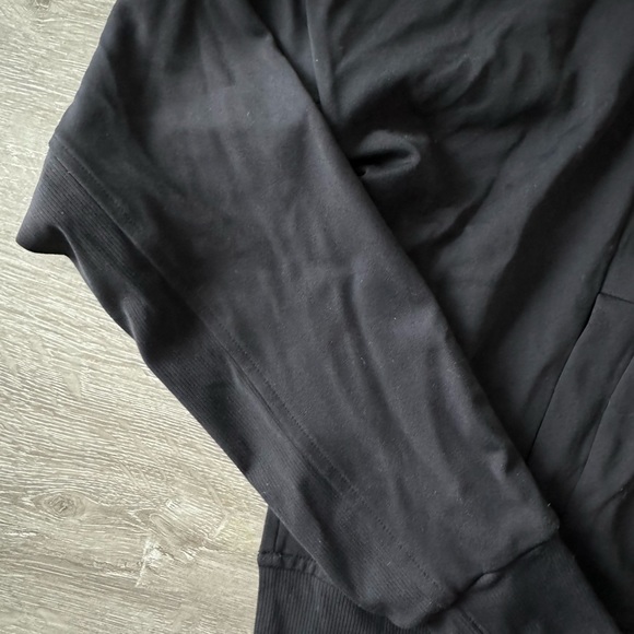 Athlete Black Sweatshirt - Picture 4 of 5